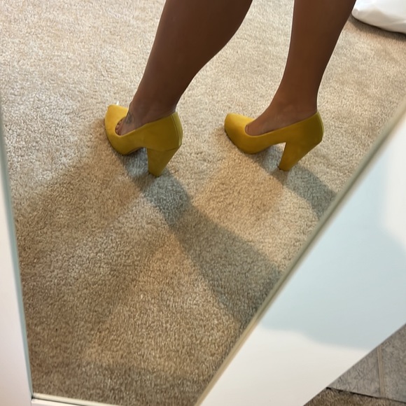 Mustard Yellow Heels, suede material size 6, from forever 21 - Picture 6 of 6